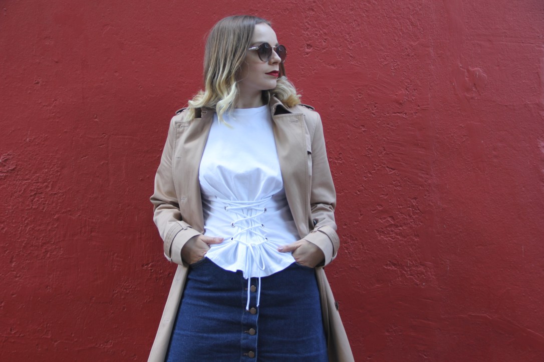 Trench coat and lace up tee
