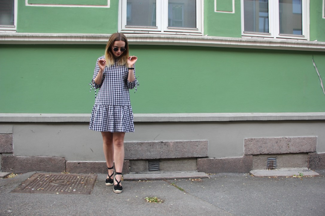 Gingham dress and black espadrilles