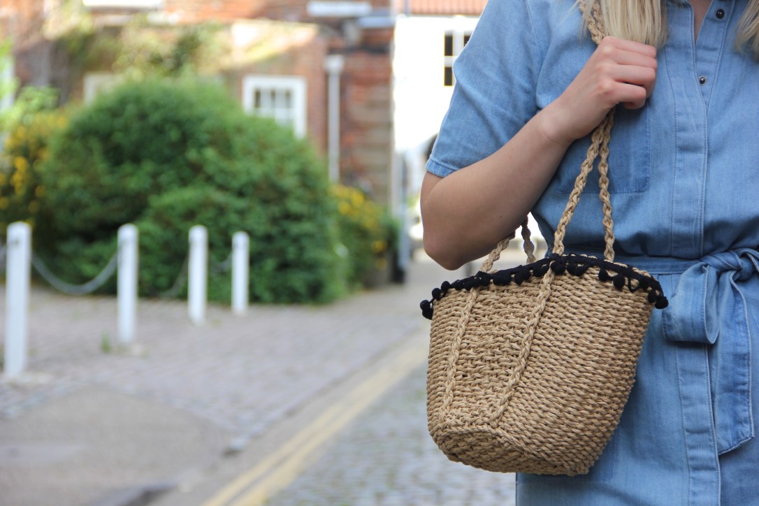 Summer essential bag