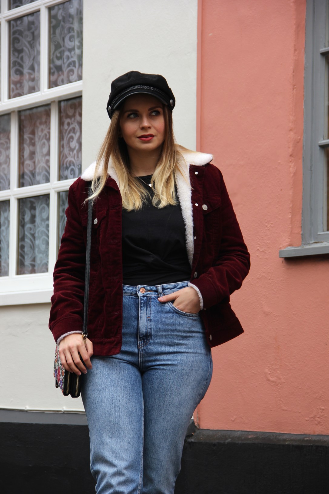 How to wear a baker boy hat