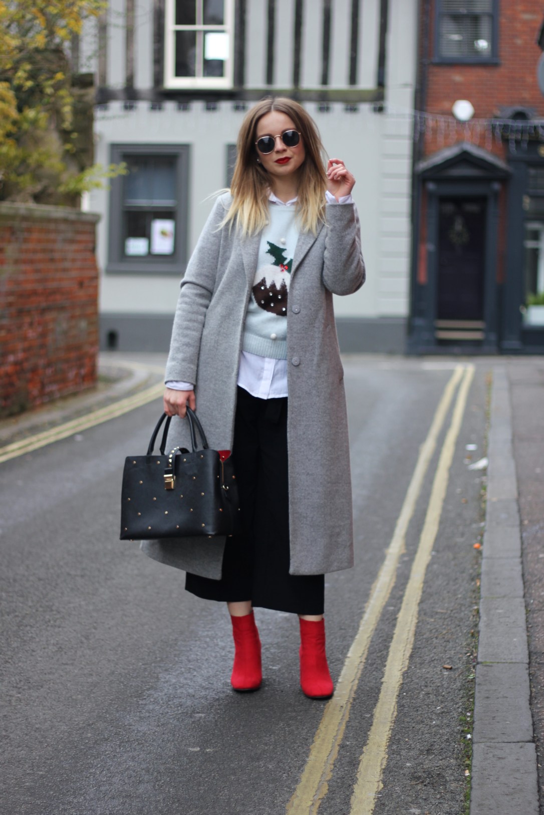 Christmas jumper outfit ideas