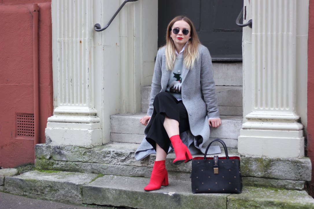 Ways to wear a christmas jumper