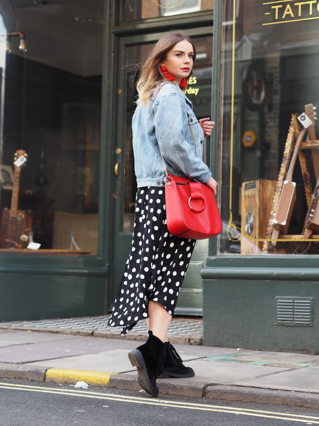 How to style a vintage denim jacket