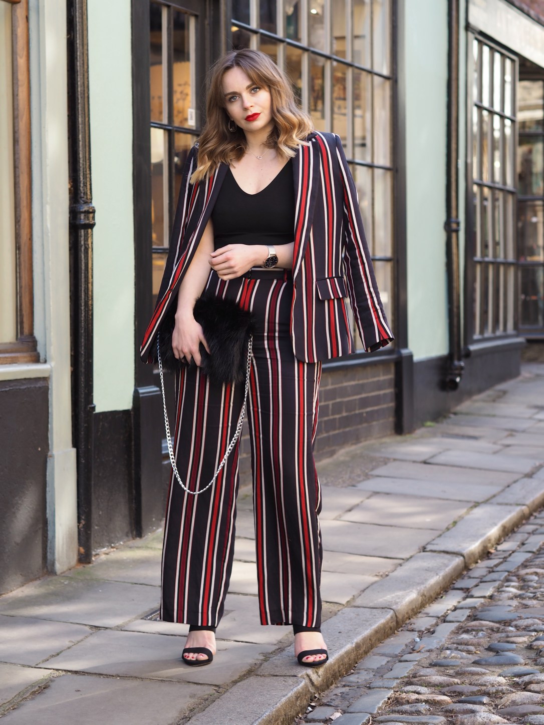 Ways to wear a suit - dressed up