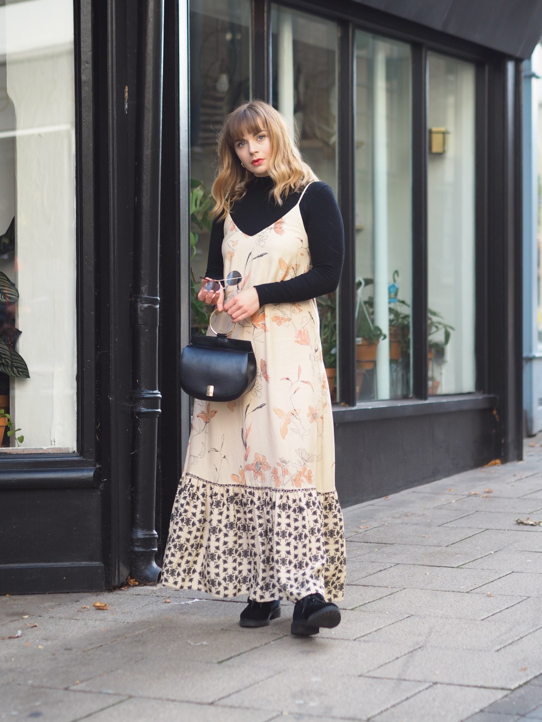 How to wear a summer dress in autumn