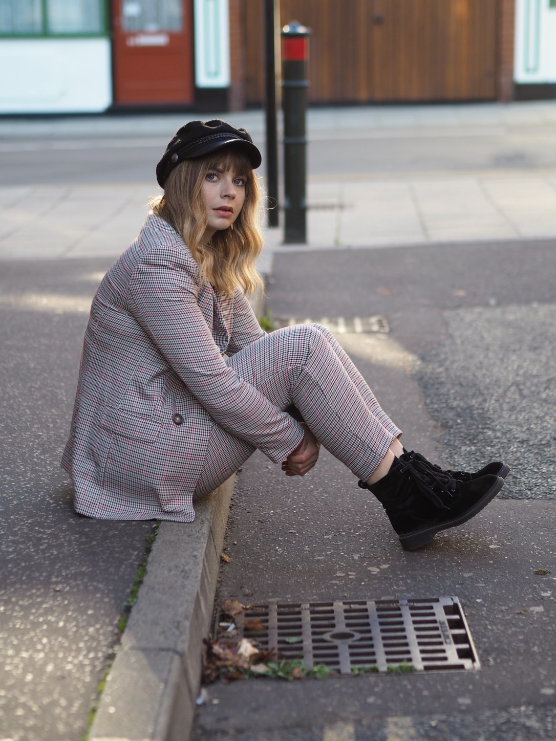 What to wear with a checked suit